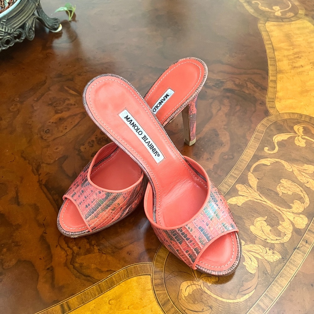Manolo Blahnik Coral Iridescent Exotic Lizard Skin Mules Heels Shoes EU 37